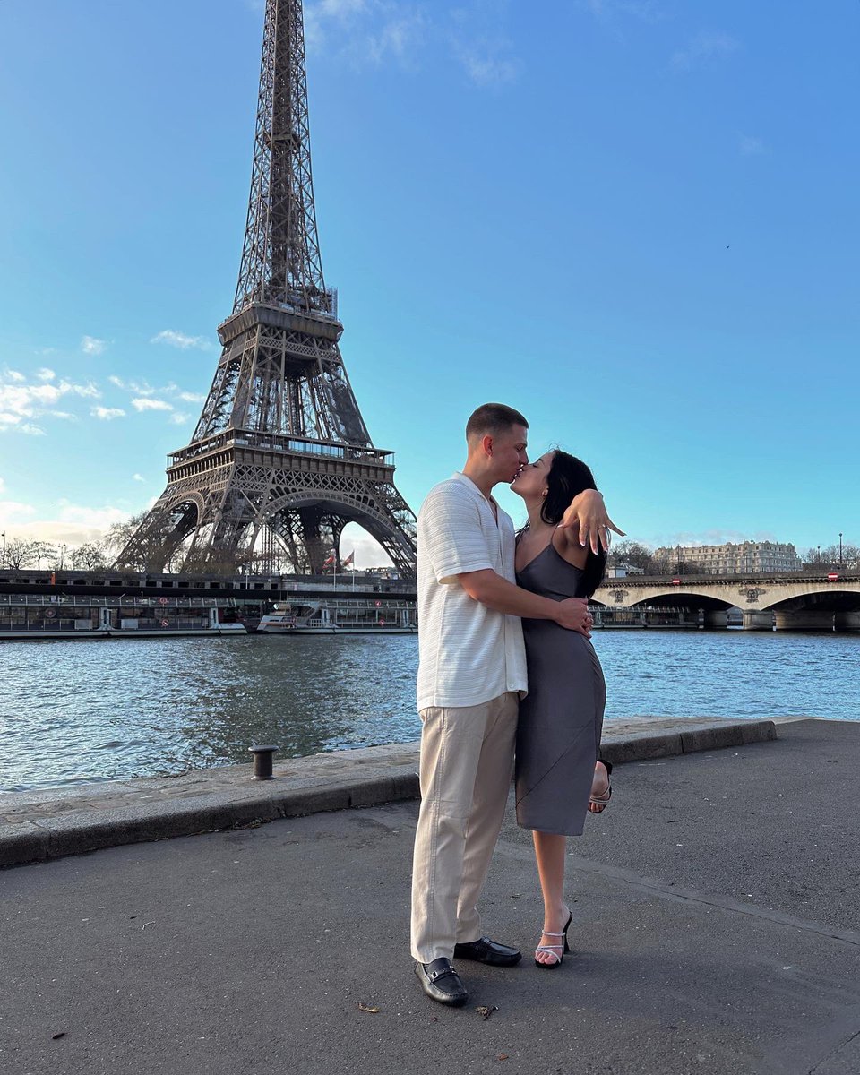 brittneybobay's tweet photo. I GET TO FINALLY POST IT. I’M A FIANCÉE! 🤍🥹 https://t.co/hr6jN6E8RN