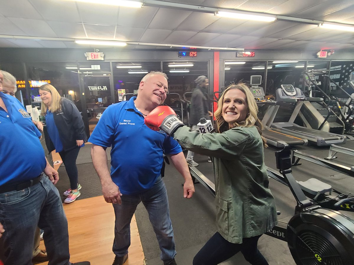 Mayor_Pronti's tweet photo. @LaurenDue12 We had a wonderful morning in North Arlington with @News12NJ
#Nastrong #MayorPronti https://t.co/adph89NIq5
