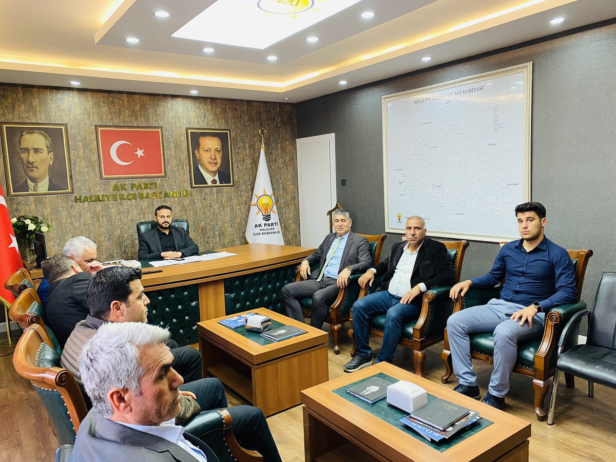 AkHaliliiye's tweet photo. Milletvekili aday adayımız Arsan Arslan ve Nedim Özkan, İlçe Başkan Vekilimiz @mbagmanci63 ve teşkilatımızı ziyarette bulundular. 

Nazik Ziyaretlerinden Dolayı Teşekkür Ederiz. 

@RTErdogan @erkankandemir @abdkirikci @ibrahimeyyupogl https://t.co/OA3attSfDA