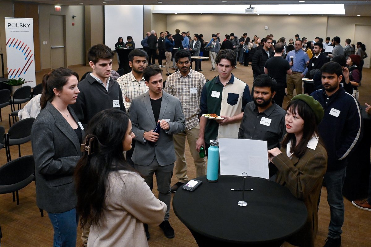 Thanks to everyone who came out to last night's Transform Networking Event. The first cohort of Transform, Polsky's latest accelerator program, welcomed all <a href="/ChicagoBooth/">Chicago Booth</a> &amp; <a href="/DSI_UChicago/">Data Science Institute</a> students to the event, which showcased startup pitches, followed by a networking session.