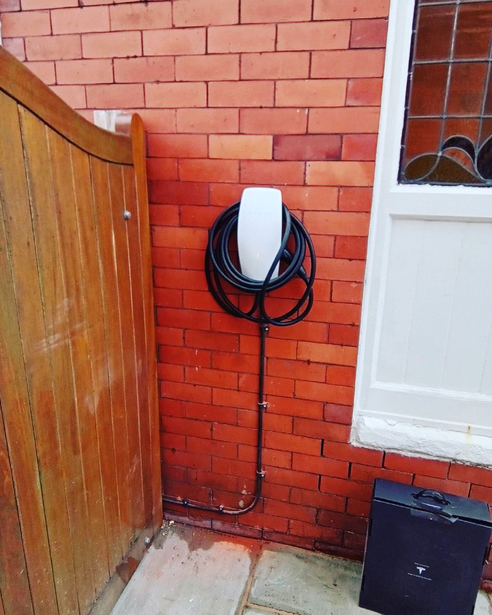 CrystalElectron's tweet photo. Tesla Wall Connector with Fast & Flexible Installation, request your quote here https://t.co/PhozwYaeit
#tesla #teslalife #teslacharging #chargepoint #workplacecharging #chargingstation #evchargingstations #evchargingstation #charger #evchargerinstall https://t.co/NZCsOW59tR