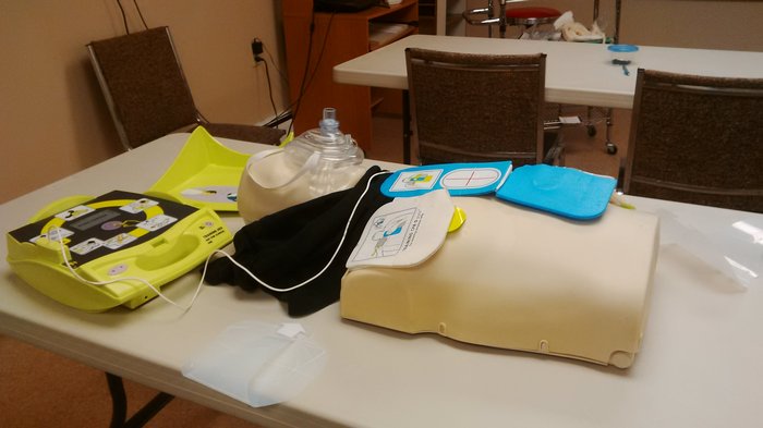 OrilliaFirstAid's tweet photo. Orillia First Aid has been perplexed with the number of students they have taught that were told elsewhere to only do Hands only CPR (just the compressions) instead of Conventional CPR (30 Compressions... more at https://t.co/jasOP8KnB7 https://t.co/Ym1V3Fv9PZ