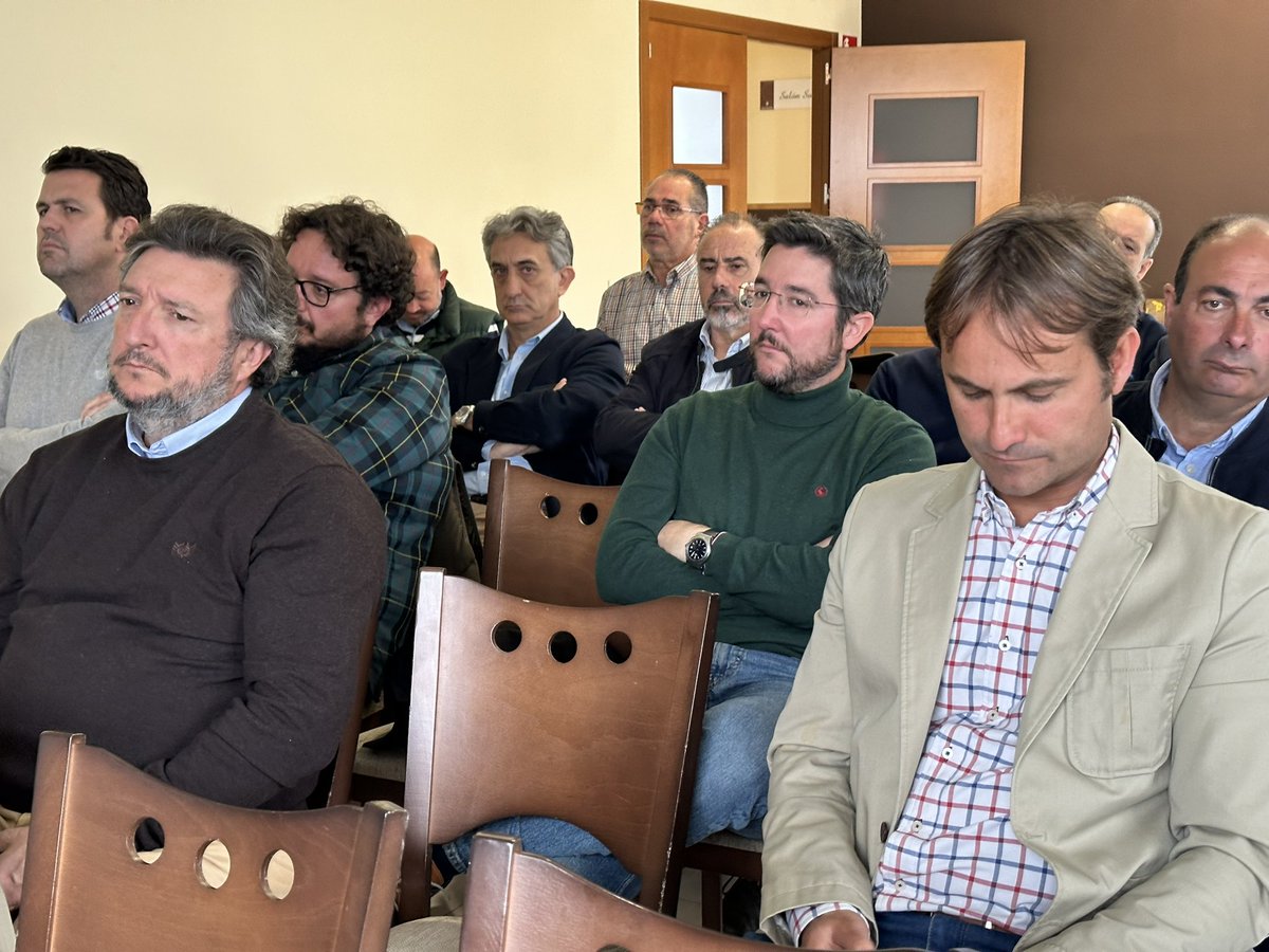 Pymecon's tweet photo. además de desarrollar proyectos empresariales y apoyar iniciativas relacionadas con el sector.

🗂Gracias por asistir a los distintos responsables de las organizaciones empresariales invitados hoy a nuestra asamblea: 

@camaradecaceres https://t.co/faDqYc4YmS