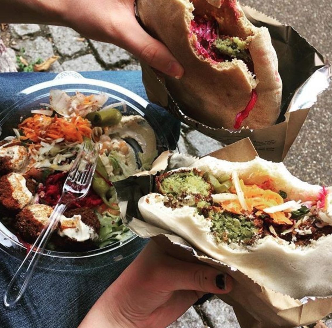 PilpelForPeople's tweet photo. #Lunchtime at the ready! #FridayLunch #SoPrepared https://t.co/Y7byVlHnDR