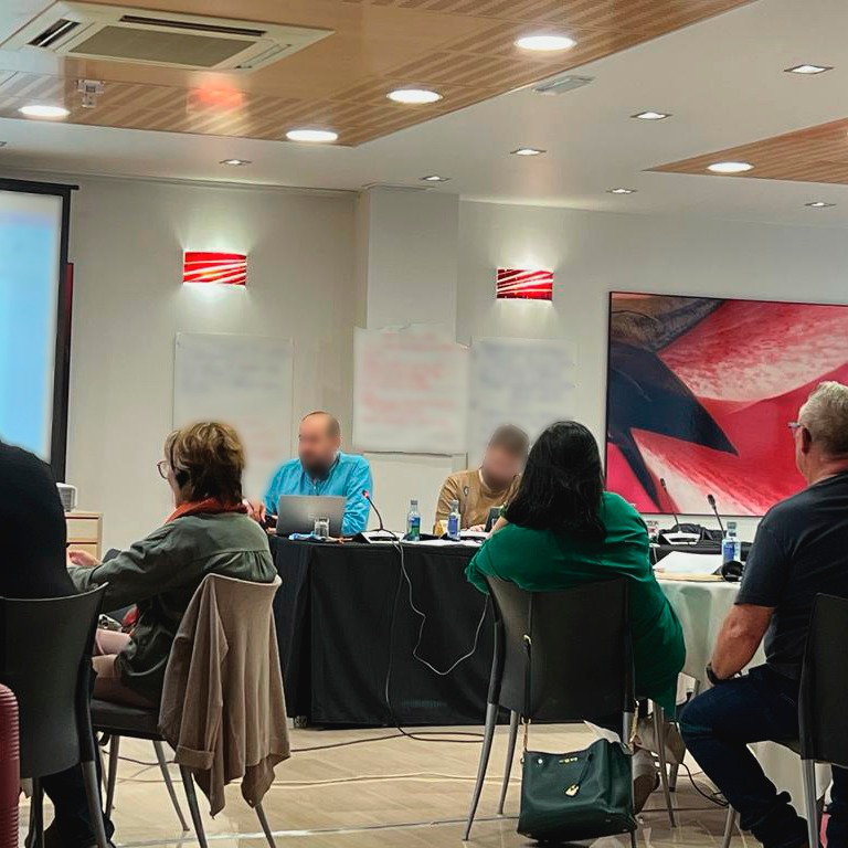 astisl's tweet photo. La semana pasada fuimos a Alicante para asistir una reunión sindical. 4 días de intenso trabajo con un gran equipo de intérpretes, entre ellas Verónica González Pérez.
✅ 2 cabinas #iso4043
✅ Microfonía DCN de @BoschEspana.
✅ Megafonía y microfonía inalámbrica.
#astisl #1nt https://t.co/eEPoITbpqp