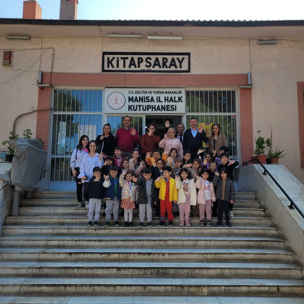 manisailhalkktp's tweet photo. Hedef Koleji öğrencileri ile kütüphane oryantasyonu programı etkinliğimiz 📚  🎥 

#etkinkutuphane 

@etkinkutuphane
@KTBKYGM
@halkktpdernegi
@TCKulturTurizm
@manisakultur https://t.co/ewvtTYvXdl