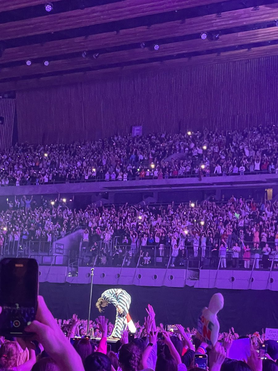 iyuu6624's tweet image. ‼️‼️‼️‼️‼️‼️‼️‼️‼️‼️
Be quiet when Harry tells you to be quiet‼️‼️‼️
One of the good things about Japanese performances is that it quickly becomes quiet‼️Please 😭😭😭😭