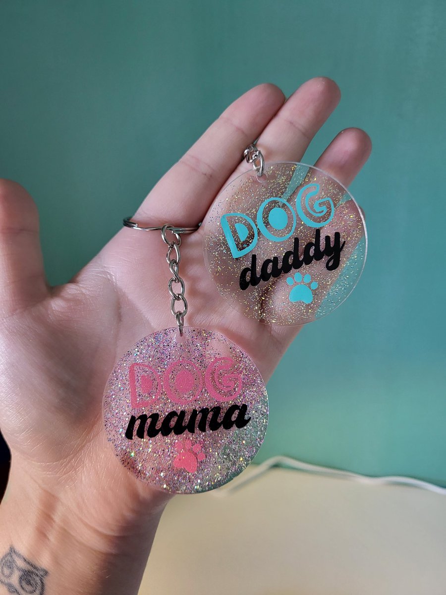 JemannCrafts's tweet photo. Dog Mama/Daddy Keyrings 🔑

https://t.co/0bnLWLfpKF

#smallbusinessuk #smallbusinessmanchester #jemanncrafts #keyringsofinstagram #petsofinstagram #dogsofinstagram #dogmama #dogdaddy #personalisedgifts #personalised #shopsmalluk #shopifystore https://t.co/cixaJTp9TY