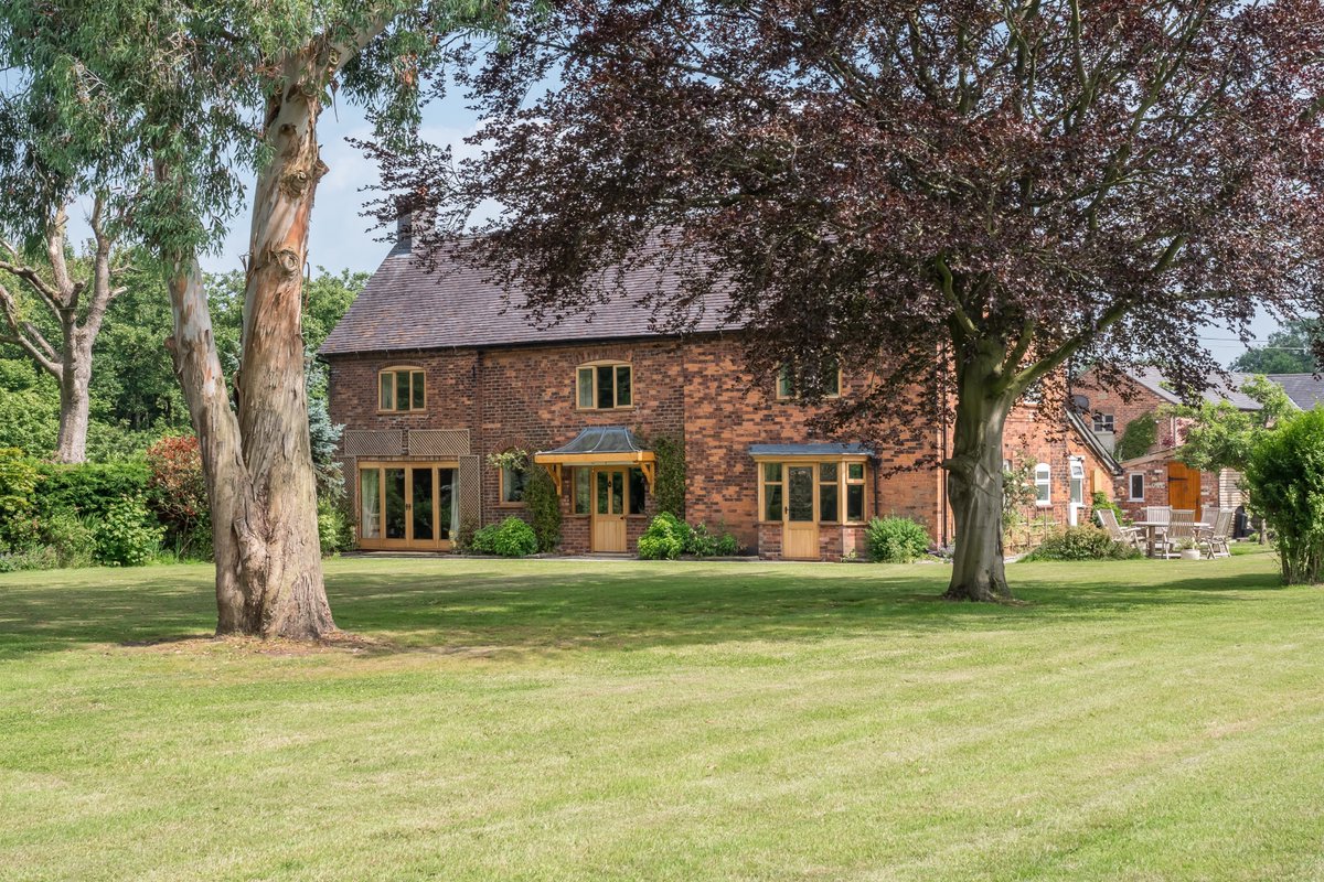 JSAlderleyEdge's tweet photo. Chesworth Farm #Bradwall #Sandbach has exchanged!
If you're thinking about selling your home, or looking for your next #property in #Cheshire and the surrounding areas, talk to our #propertyexperts:
01625 540340
alderley@jackson-stops.co.uk
https://t.co/hi38M2kQeb https://t.co/k8cGd7oCiG