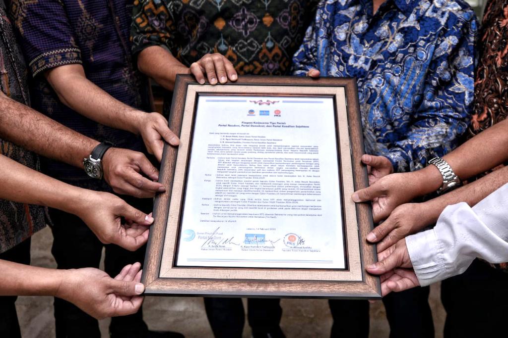 bundaellycenter's tweet photo. Koalisi Perubahan untuk Perbaikan Indonesia Tahun 2024

@PDemokrat 
@AgusYudhoyono 
@teukuriefky_1 
@PDemokratjkt 
@RAMujiyono 
@alimuhsuharli 
@VikePonto 
@RachmatAriyanto 
@FaisalLuba 
@DemokratJaktim 
@MumuAlhamid 
@elly_2404 https://t.co/1nB7IZAgPU