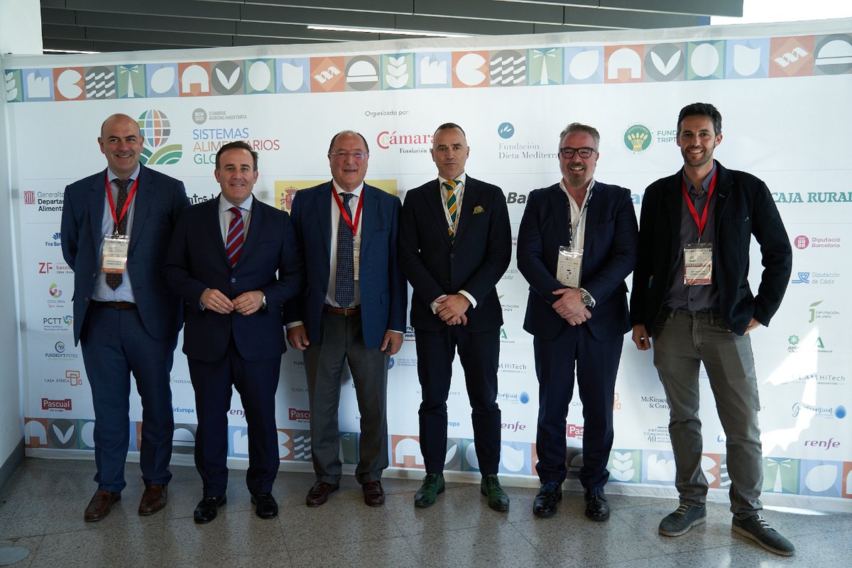 Esta semana hemos estado en la #Lacumbresag, nuestro CEO Jesús Barranco ha reflexionado sobre la necesidad de cambiar el modelo cultural para llevar la #innovación a los #agroservicios, iniciando el esfuerzo desde todos los departamentos de la empresa hasta llegar al #agricultor