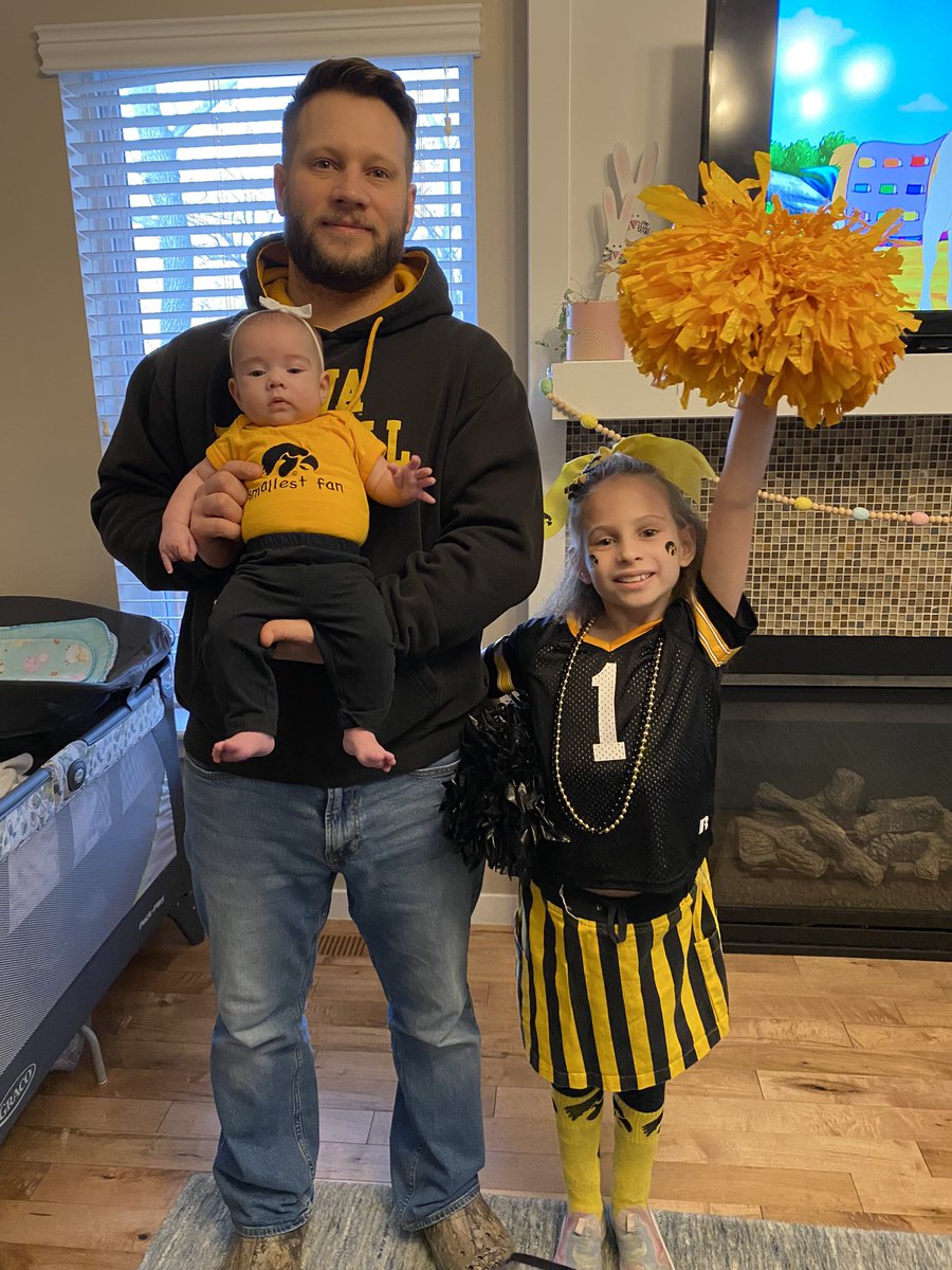 MrsKritsch's tweet photo. We are ready to cheer on the Iowa Women’s Basketball Team tonight in the Sweet 16 💛🖤 #sgohawks @IowaWBB @IowaCitySchools @IowaCityWestHS https://t.co/nAB4zcrvDl