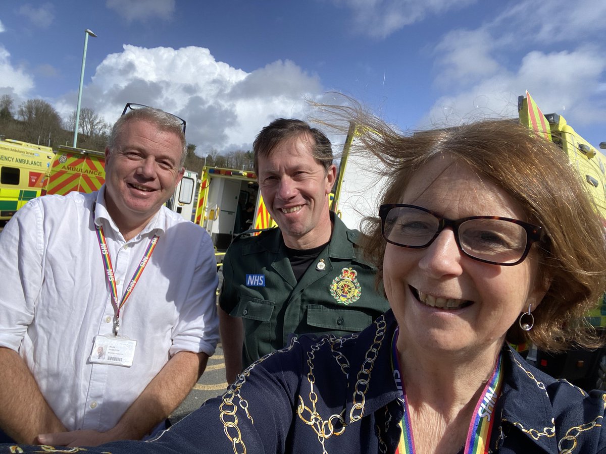 Important to catch up with crews and @Will_SWASFT @UHP_NHS following a very challenging week for delays. Trusted colleagues, team working and a relentless focus on good quality patient care unites us …. More to do we recognise