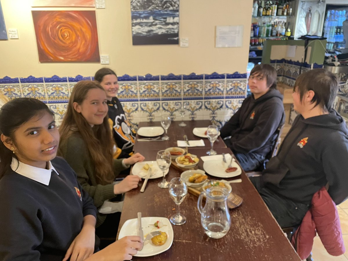MillburnLangs's tweet photo. We had a lovely visit to @LaTortillaINV yesterday, our Senior 🇪🇸 students enjoyed a variety of Spanish tapas and practised ordering food in 🇪🇸. They also loved the non-alcoholic sangrías 🎉🇪🇸 #languagelearning #scilt #mfl https://t.co/ty13ZHLKg5