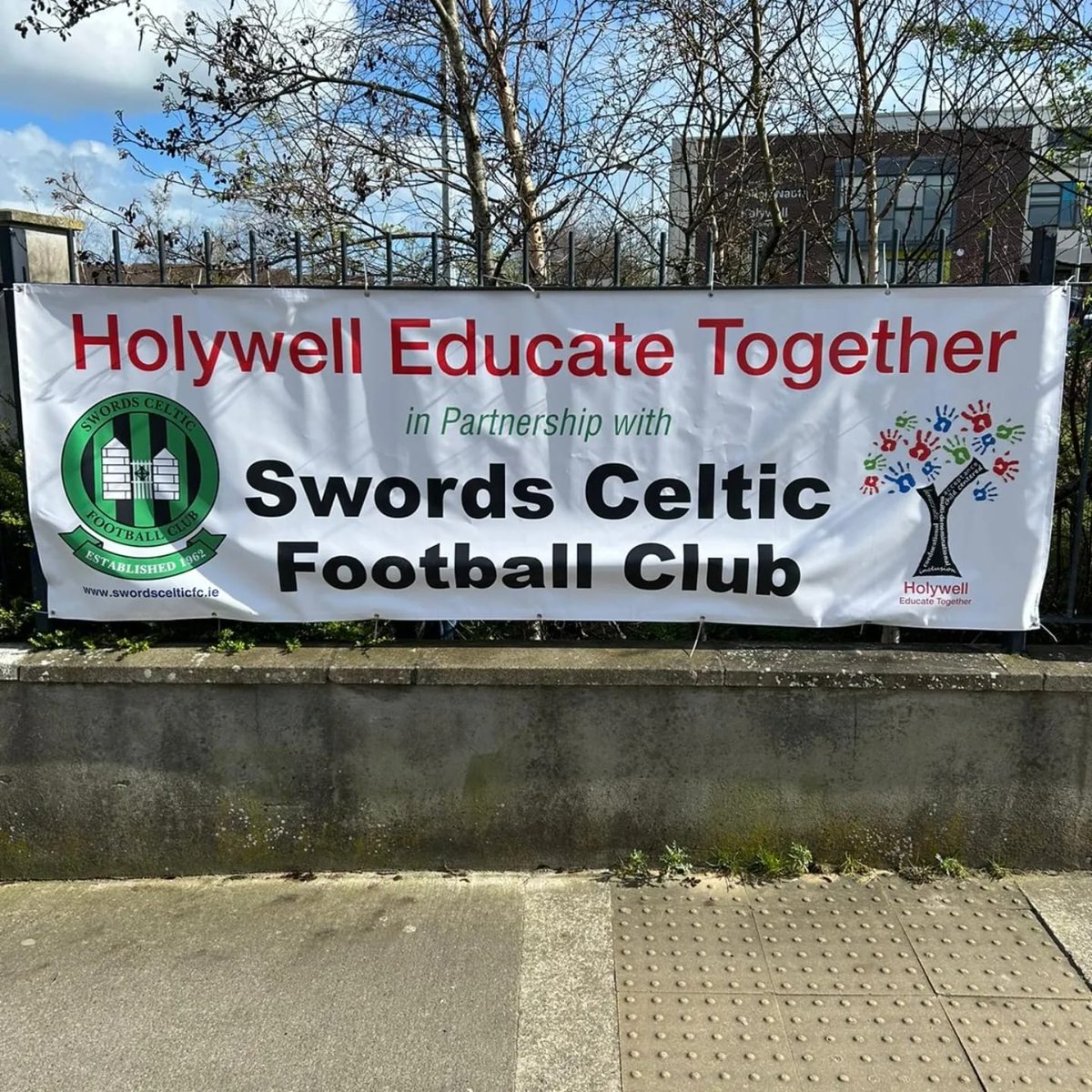SwordsCeltic_FC's tweet photo. We are delighted to partner with @Holywell_ETNS as part of our Community Engagement Project. It will see their pupils receive regular coaching from our coaches and we are happy to share our facilities during school hours too⚽️@FAIFingal @faischools @FingalSports @jamiewilson1978 https://t.co/CnDSgSkZl0
