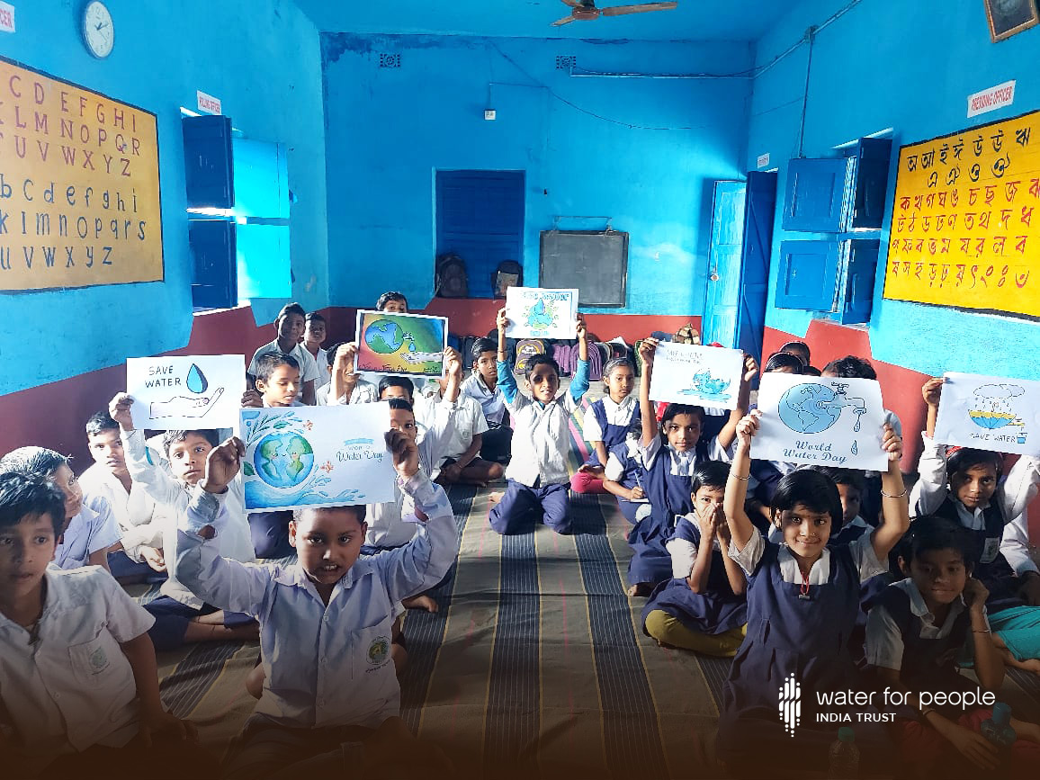 In West Bengal, World Water Day was celebrated in various schools of Khoyrasol Block where students made awareness posters on water conservation, held awareness rallies and gave informative messages to their own community #worldwaterday #waterguardians #waterforpeople #ruralindia