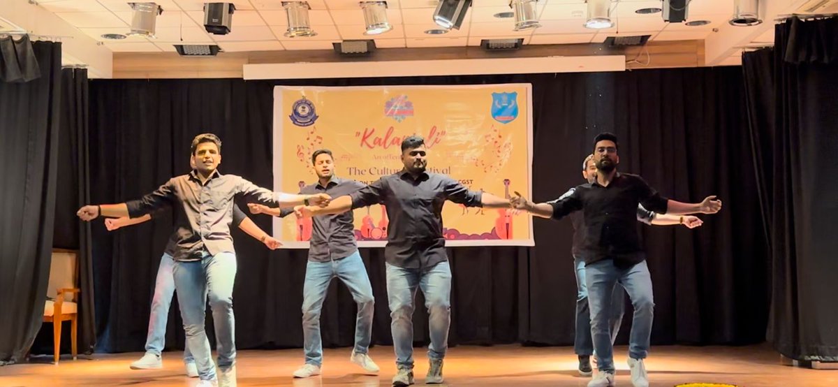 nacincbic's tweet photo. The Induction Trainees of CGLE-2019 organised a Cultural function in NACIN Mumbai campus - Kalanjali- An offering of Art on 23.03.2023.  All the trainees participated in function with full enthusiasm and also performed a play remembering the freedom fighters on Shaheed Diwas. https://t.co/UWK0fSMHVN