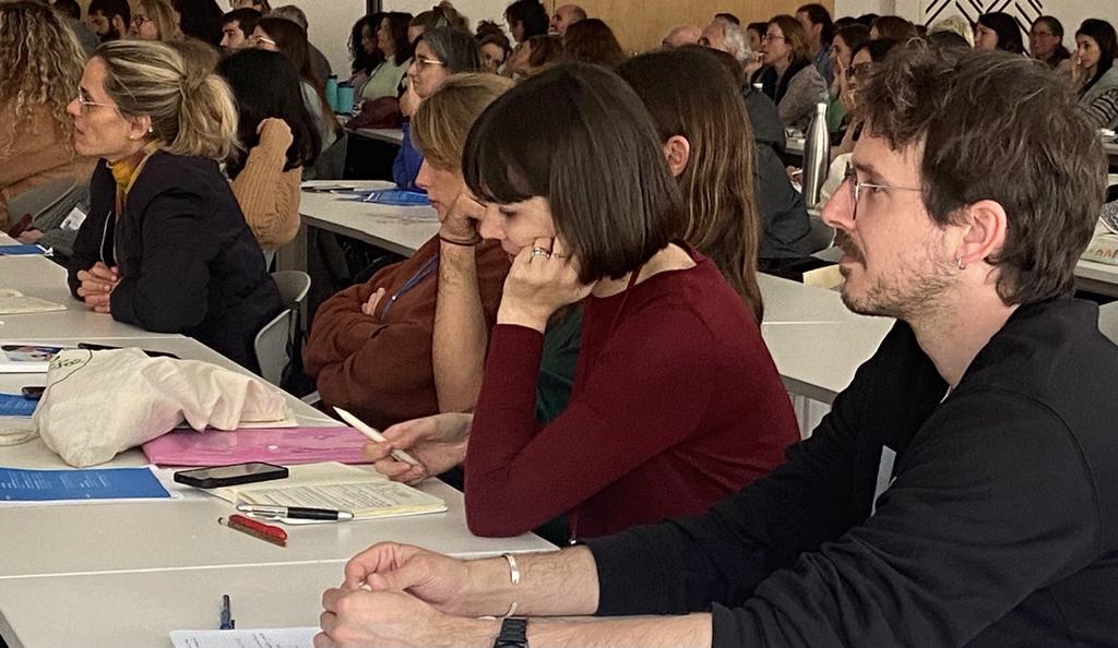 imasmallorca's tweet photo. 🗣️ Parlam amb Chelo Álvarez-Stehlez, creadora de @sandsofsilence.

"Compartir la nostra història ens ha obert les ferides i ens ha creat  angustia, però també ens ha ajudat a sanar"

"Per alliberar-nos hem d'entendre que les víctimes no tenim culpa. La culpa és de l'agressor" https://t.co/UNASfkQr5l