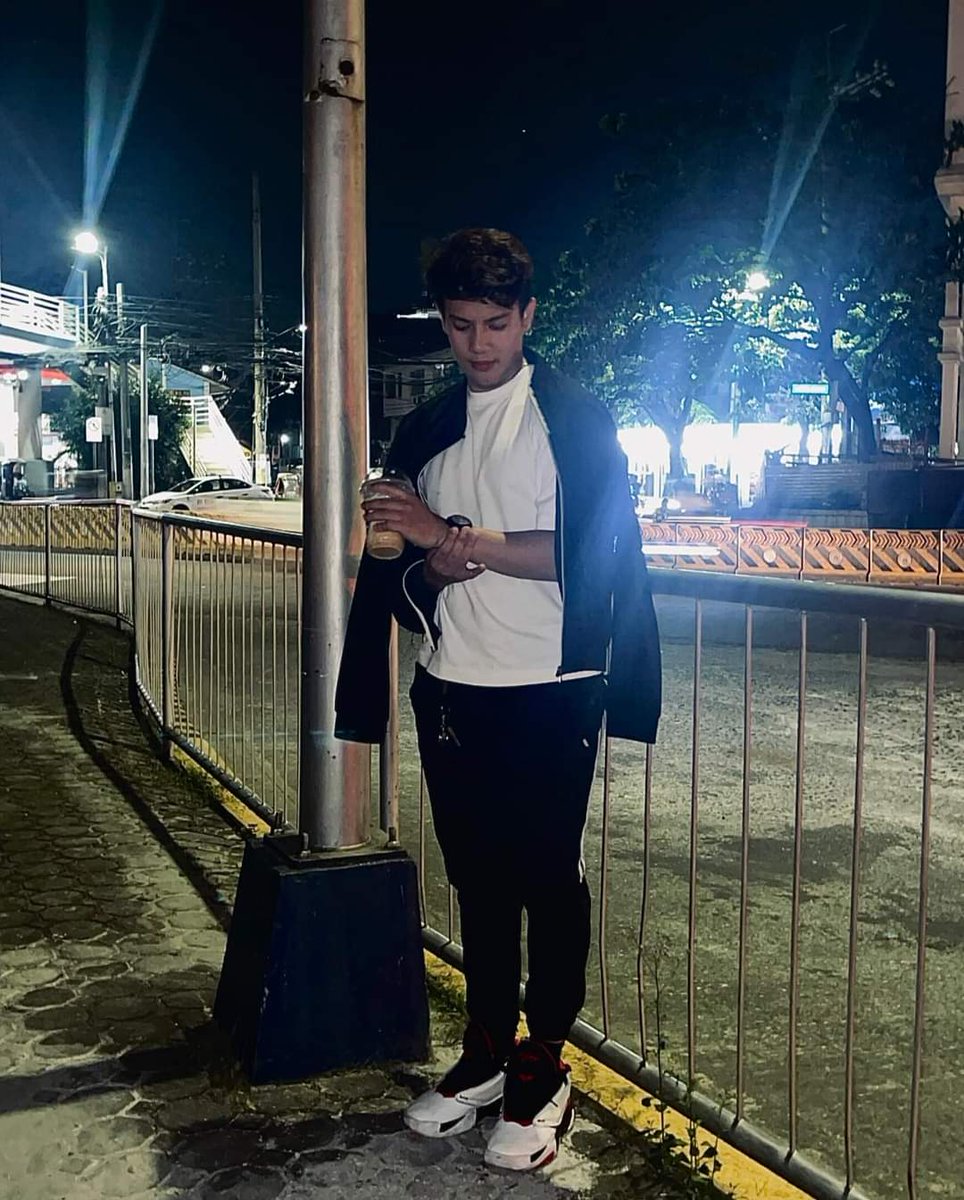 IanMeljosh_'s tweet photo. simple mode is on https://t.co/x93DPyJqr2