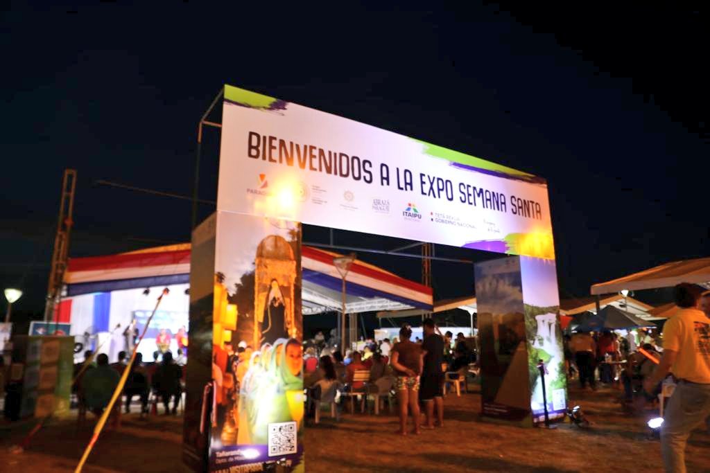 Sofiaemontiel's tweet photo. Gracias @itaipuparaguay por el apoyo permanente, por hacer posible la realización de esta gran muestra de nuestra gente, con servicios turísticos, ofertas, alojamientos, gastronomía e identidad cultural. https://t.co/zvP0xENDwC