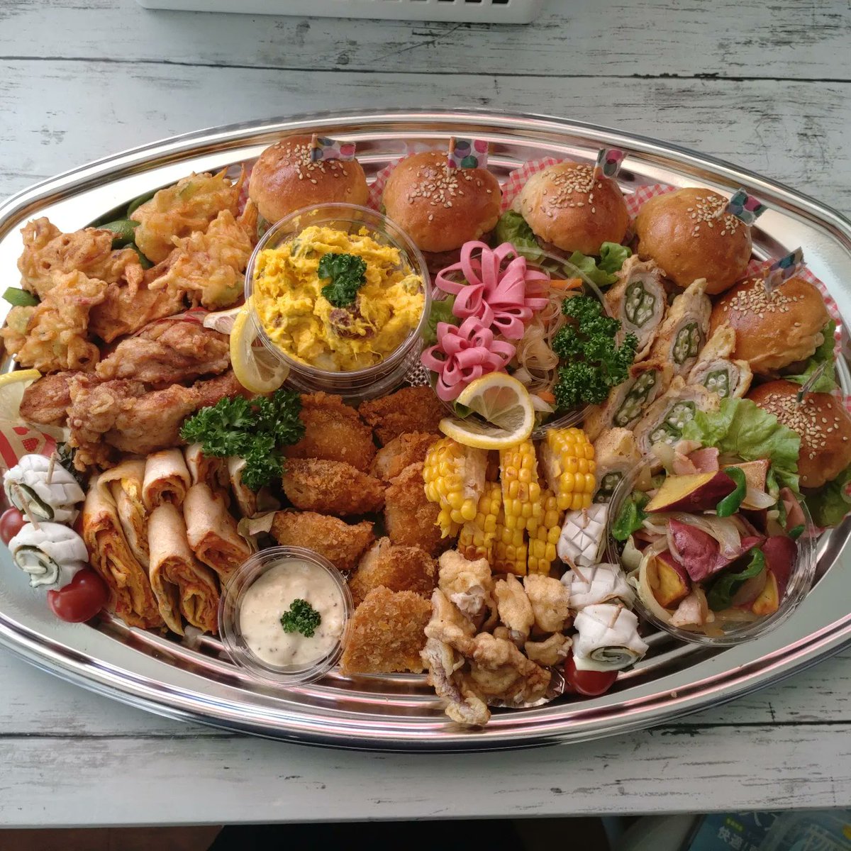Petitefleur2147's tweet photo. オードブルたち

#沖縄市⁡
⁡#泡瀬⁡⁡
⁡#お弁当⁡
⁡#日替わり⁡
⁡#パン⁡⁡
⁡#クッキー
⁡#焼き菓子⁡
⁡#日替わりパン
#行楽弁当⁡⁡⁡
⁡
⁡ https://t.co/ZivbejbEqE
