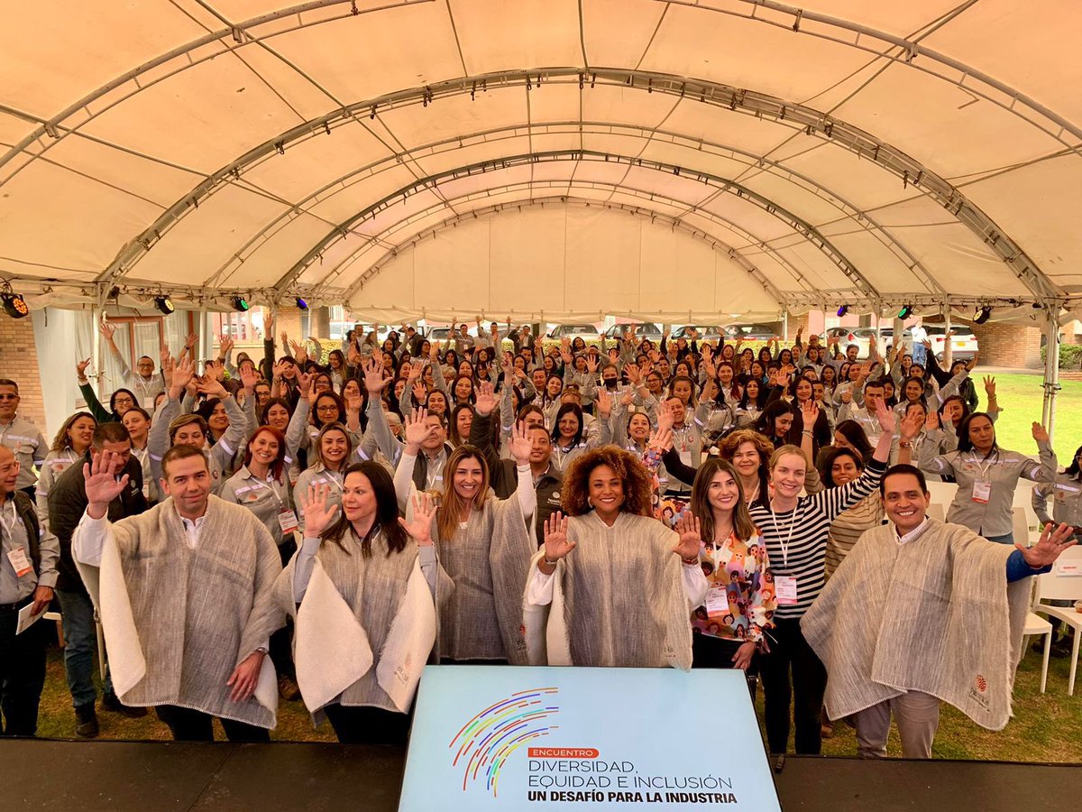 GrupoEnergiaBog's tweet photo. En @GrupoEnergiaBog hicimos parte del Encuentro de Diversidad, Equidad e Inclusión, organizado por @PazdelRioSA, donde tuvimos la oportunidad de mostrar nuestras mejores prácticas culturales, que nos llevaron a obtener el #SelloOroEquipares y ocupar un lugar en el #RankingPar 👏 https://t.co/wnfwz8eMPo