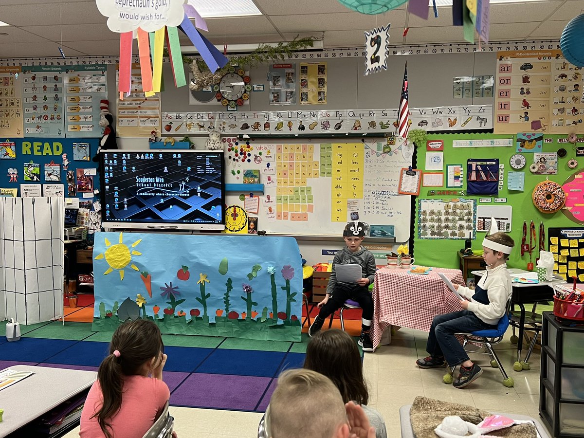 MrsWagnerSC's tweet photo. Mrs. Moore’s class did a wonderful job with their plays this morning 🦨🐰  Skunk &amp; Rabbit Veggie tales 👏🏻👏🏻👏🏻 @SASD_Vernfield https://t.co/b2tTi5WLYd