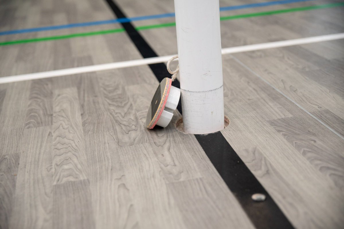 Ayto_Boadilla's tweet photo. Hemos ampliado las pistas municipales de voleibol 👏 en el Pabellón Rey Felipe Vl.

Nuevos anclajes ⬇️, postes y pintura en las líneas  del suelo 🔝para que las disfrutéis. https://t.co/kp66RIaHmO