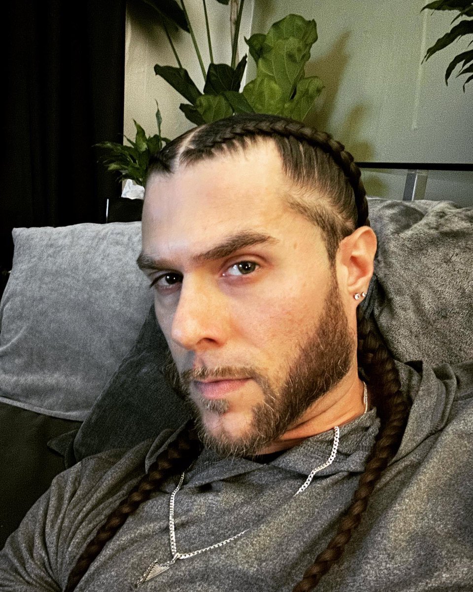 DagdaMusic's tweet image. Re-Dagda-Vated S/O Liz for the braids she killed it! Haven’t been braided in 3 years so this was special for me. Her salon was around the block from my studio, double dopenesss.  #dagdamusic #joeydagda