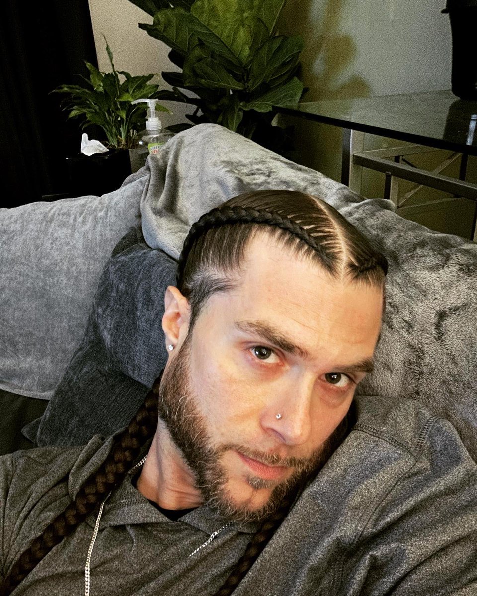 DagdaMusic's tweet image. Re-Dagda-Vated S/O Liz for the braids she killed it! Haven’t been braided in 3 years so this was special for me. Her salon was around the block from my studio, double dopenesss.  #dagdamusic #joeydagda