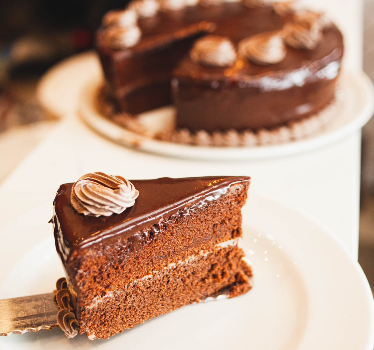 FoxdaleCourt's tweet image. Happy Friday Fam🥳 
Have you been to our Mugg &amp;amp; Bean Zambia on the move store? 
what are you waiting for...…? its amazing ❣
#foxdalecourt #mugg&amp;amp;bean #convenienceatyourdoorstep