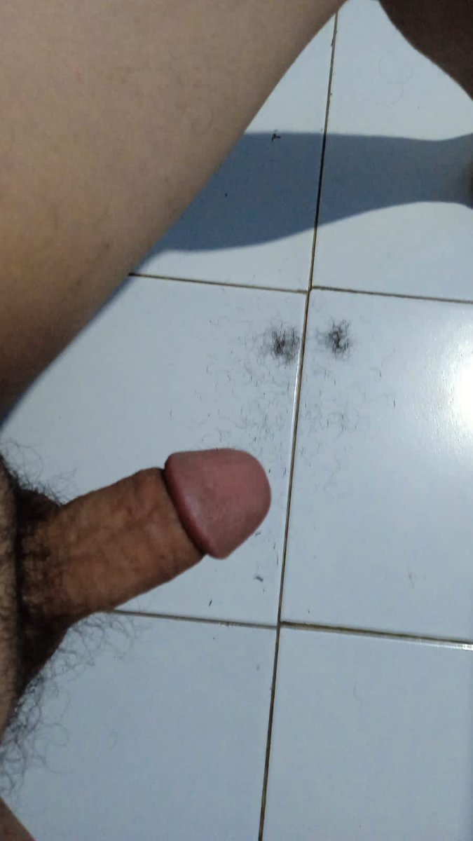 abdulJhon12's tweet photo. Nyukur bulu #waria https://t.co/9PYFsKFiWl