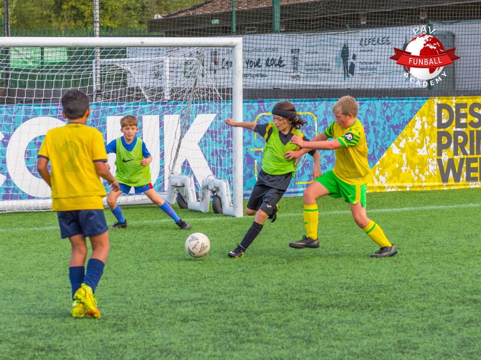 Our ⚽️programme support children learning in many ways.
✅life skills learning led by sport psychology coach <a href="/PsychCoachJF/">Jon Fowler</a> 
✅fundamental movement habits led by our partner <a href="/Perfor4Sport/">Performance4Sport</a> 
✅footwork habits led by our partners <a href="/Ultimate_Boxing/">Ultimate Boxing</a> 
Learn more: bit.ly/3lCG4Hg