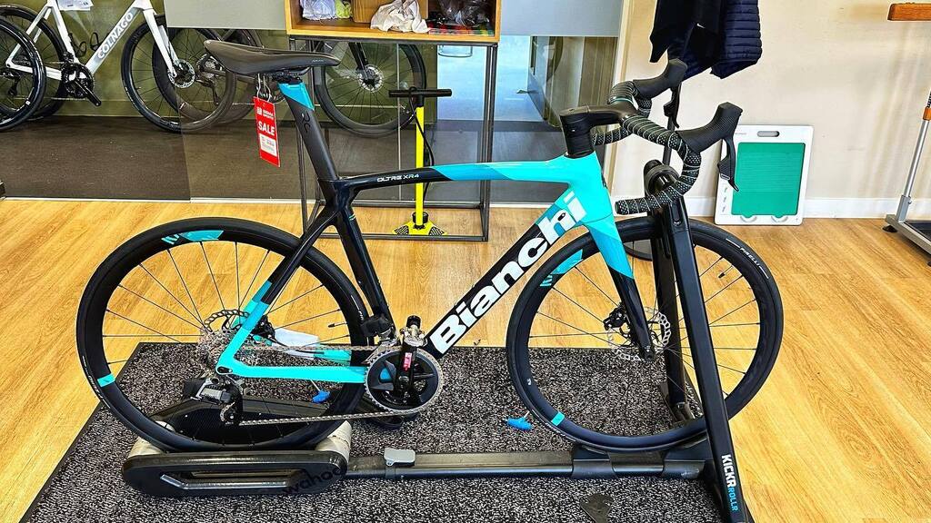 roffc's tweet photo. At the bike shop getting fitted for my dream bike - a Bianchi Oltre XR4...! 🚲😍 https://t.co/v6Rt41zZAE