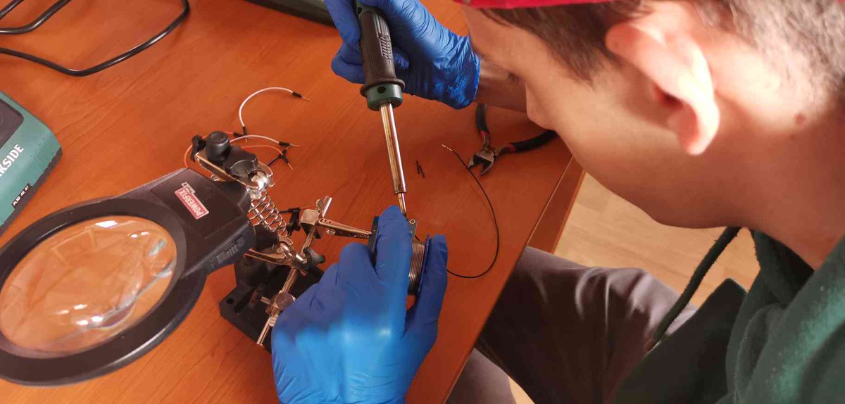 ghsat_sk's tweet photo. 🇬🇧 Work cannot stop, and the development of CanSat systems will continue in parallel.
We have made significant progress in several areas, such as programming, 3D design and soldering and testing of sensors. https://t.co/BvucgqeNPc