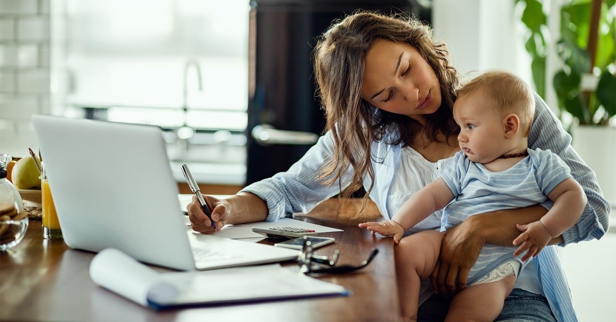 𝐈𝐭’𝐬 𝐎𝐊 𝐭𝐨 𝐚𝐬𝐤 𝐟𝐨𝐫 𝐡𝐞𝐥𝐩

It is a common belief that mothers need to do it all for their child on their own. bit.ly/3TCVRCJ

#success #happiness #wellbeing #job #workingwoman #workingmomlife