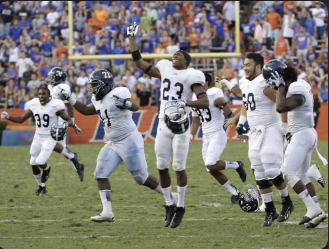 I WILL BE VISITING GEORGIA SOUTHERN TOMORROW <a href="/Coach_BBailey/">Brandon Bailey</a> @CoachThurmond87 <a href="/Coachcal_King/">Cal King</a> <a href="/RecruitGeorgia/">Recruit Georgia</a> <a href="/GSAthletics_FB/">Georgia Southern Football</a>