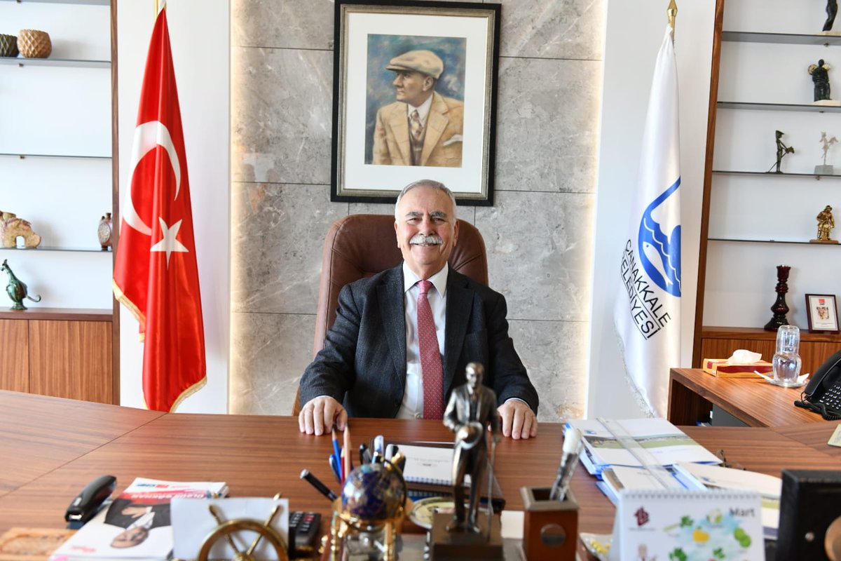 ulgurgokhan17's tweet photo. Yeni binamıza bugün itibariyla en son ben taşındım. Çanakkale Belediyesi ailesi olarak hizmet etmekten onur duyduğumuz kentimiz için yeni adresimiz Çanakkale Belediyesi Yeşil Yerel Yönetim ve Kültür Merkezi. Nice başarılara ve hizmetlere şahit olacağız... Hepimize hayırlı olsun. https://t.co/rPyjOIFRks