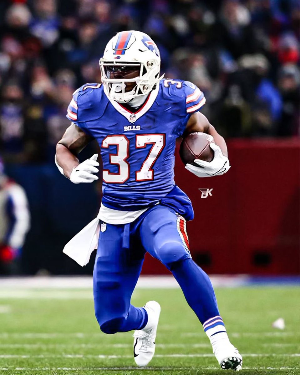 BuiltInBuffalo_'s tweet photo. Damien Harris looks good in the #Bills blues. 🔥

Designed by @th3designking 
#BillsMafia https://t.co/Dkgp0A1nrT