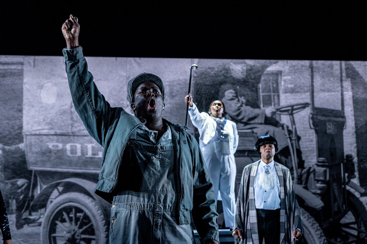 maatspear's tweet photo. Check out my recap and review of OTSLs The New Work Collective three opera production held at Berges Theatre  last weekend at https://t.co/xVJxAQLCyT @COCAstl #cocastl #operatheatreofstlouis https://t.co/IiOOHBKSVD