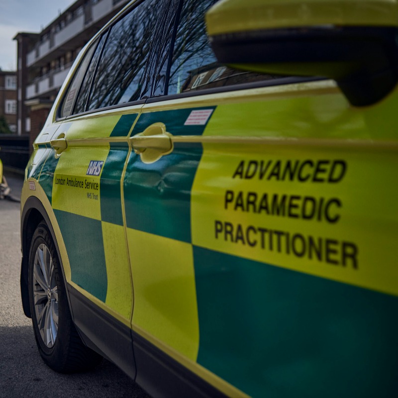 Ldn_Ambulance's tweet photo. We're looking for Advanced Paramedic Practitioners (#CriticalCare + #UrgentCare) to join our team! 👇 

Our APPs undergo additional education, have further skills and carry additional medicines to help us give patients the best care for their needs.

Learn more and apply 🔽