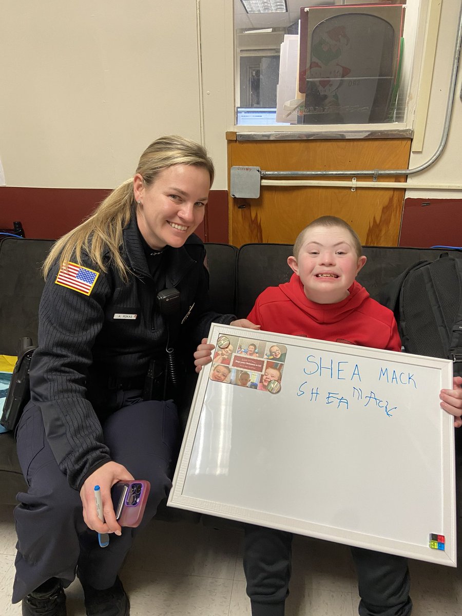 Shea had a little extra time yesterday. He got to stop in and work on writing his name and his brothers name. Of course we followed that with a dance party. 💃🏼 🕺🏽 #bestbuds #DownSyndromeAwareness 💛 💙 
<a href="/CPSchoolsMA/">Chelmsford Public Schools</a> <a href="/drjaylang/">Dr. Jay Lang</a> <a href="/ChelmsfordPD/">Chelmsford Police</a>