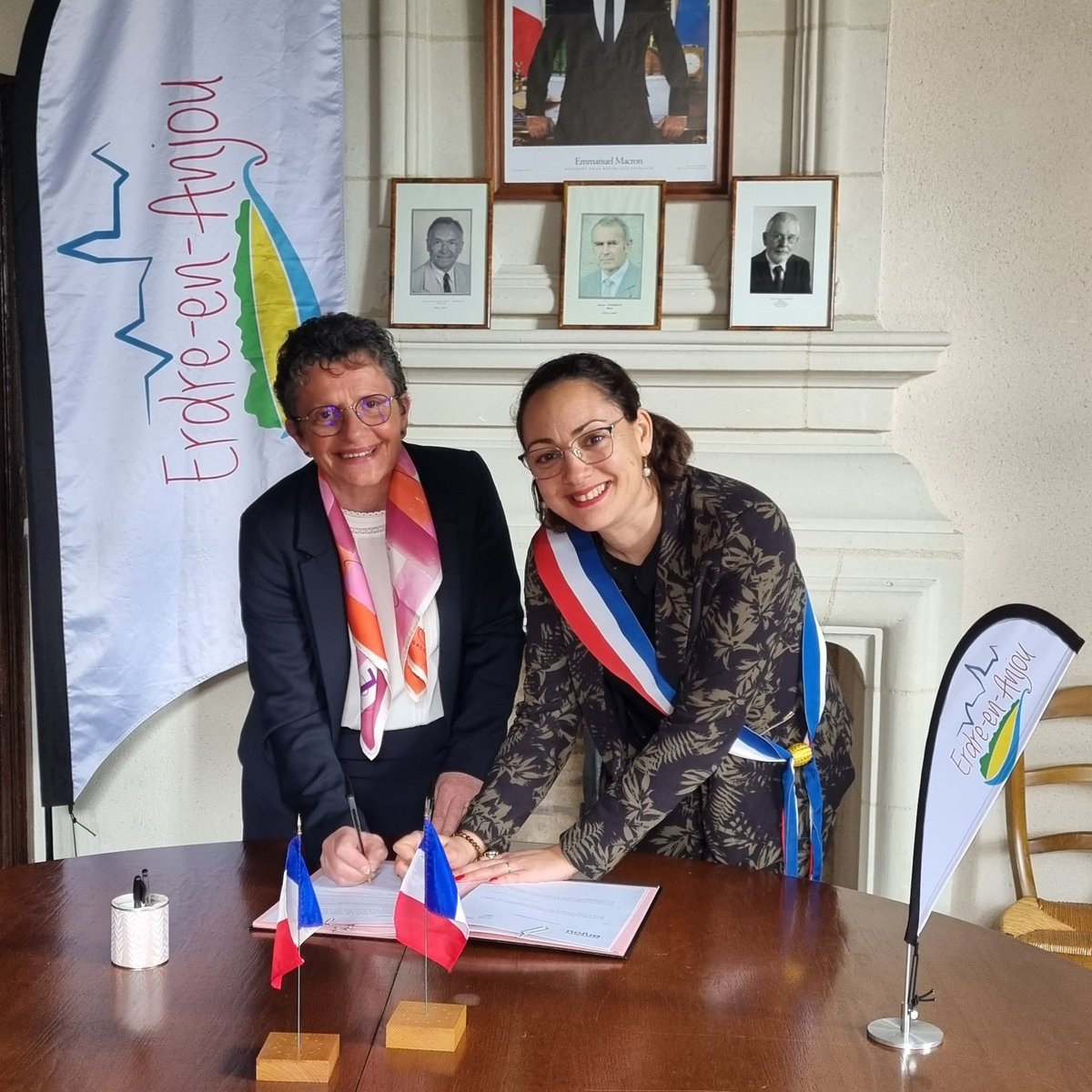 #Solidarité | Vendredi 24 mars 2023, le Centre communal d'action sociale (CCAS) d'Erdre-en-Anjou et le Conseil Départemental de Maine-et-Loire ont signé une Convention de Partenariat #maineetloire #erdreenanjou #mdsduhautanjou #dast
