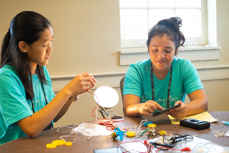 Exelon's tweet photo. Do you know a future woman in STEM? 
High school students in 10 and 11th grade are invited to apply to the Exelon Foundation STEM Academy, a free week-long program exploring energy, sustainability, leadership skills and more. 
Applications due April 11: https://t.co/4BrEJnZqkG https://t.co/M0PZBT8MvP