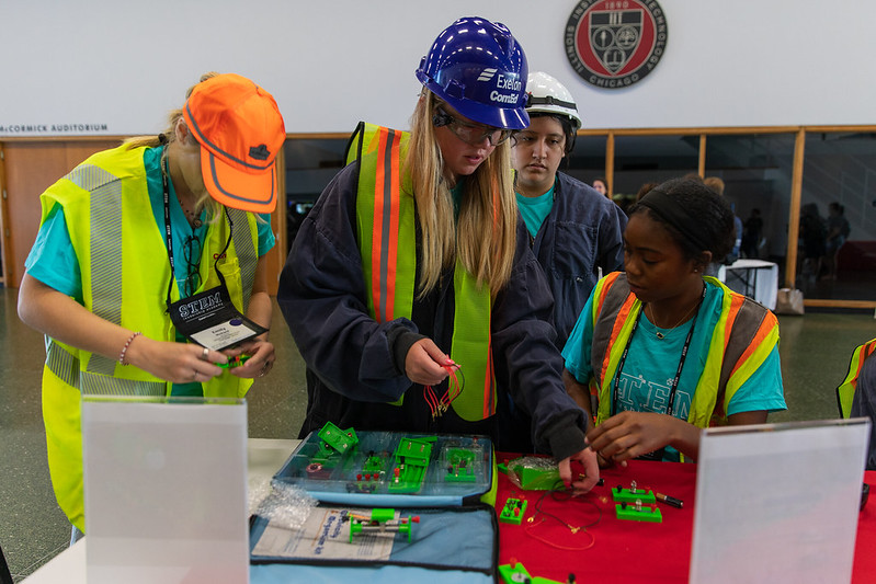Exelon's tweet photo. Do you know a future woman in STEM? 
High school students in 10 and 11th grade are invited to apply to the Exelon Foundation STEM Academy, a free week-long program exploring energy, sustainability, leadership skills and more. 
Applications due April 11: https://t.co/4BrEJnZqkG https://t.co/M0PZBT8MvP