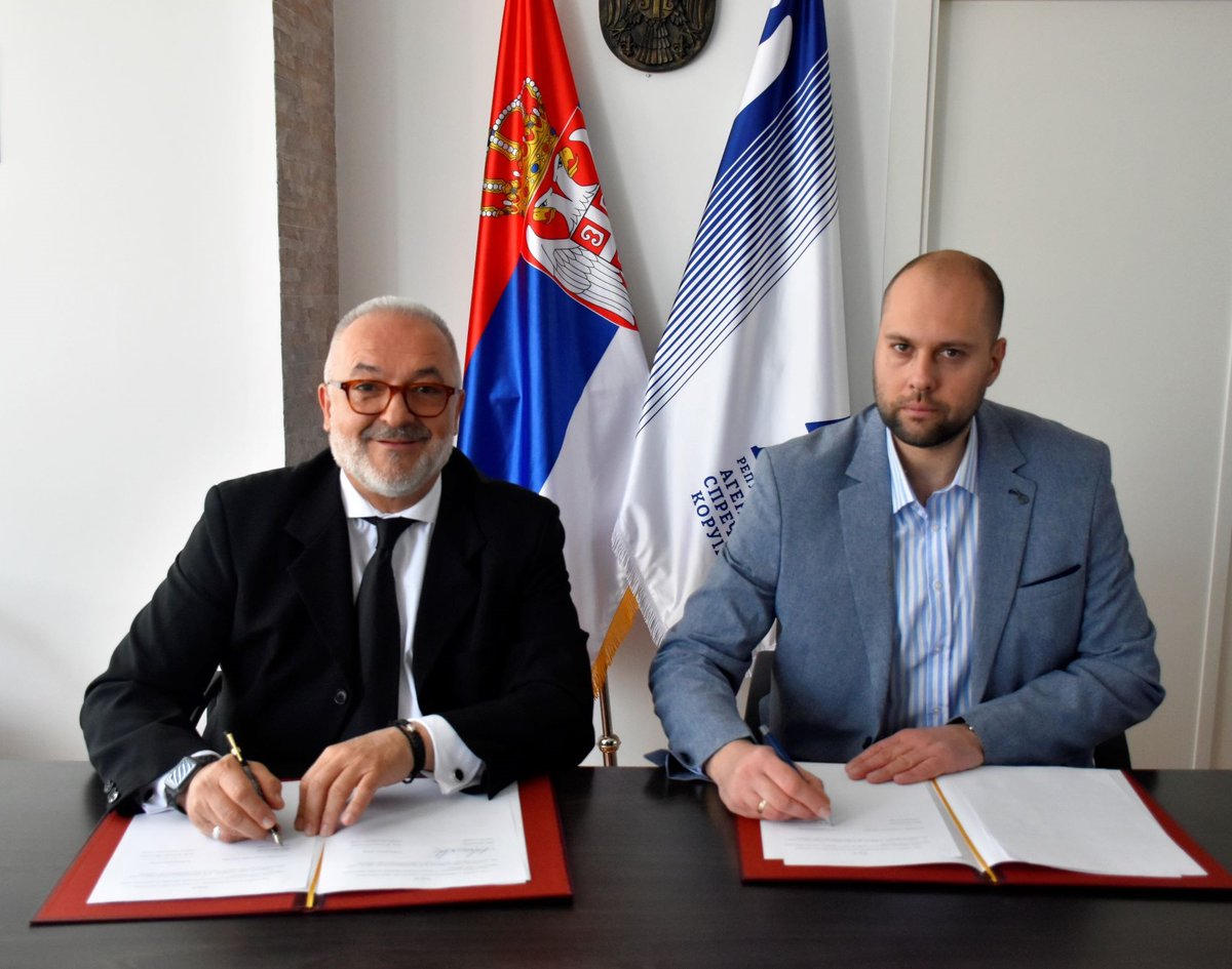 Direktor Agencije za sprečavanje korupcije Dejan Damnjanović i direktor Inovacionog centra Fakulteta bezbednosti Univerziteta u Beogradu prof. dr Mladen Milošević potpisali su danas Sporazum o naučno-stručnoj saradnji u oblasti istraživanja i borbe protiv korupcije.