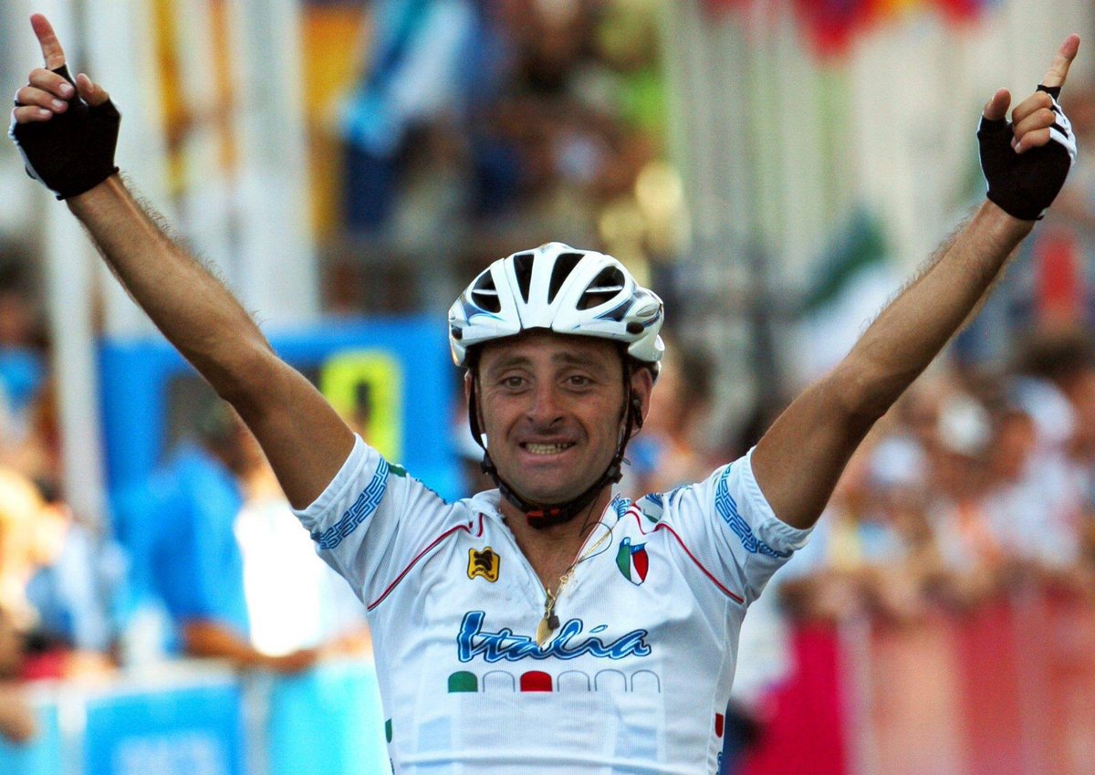 Coninews's tweet photo. Auguri a due campioni olimpici!🥳
🚣🥇Primo Baran, canottiere d’oro a Città del #Messico1968 nel due con.
🚴🥇Paolo Bettini, ciclista d’oro ad #Atene2004 e due volte iridato nella corsa in linea.
#1aprile #HappyBday
@canottaggio1888 @Federciclismo @Paolo_Bettini https://t.co/oRILGhvSgO