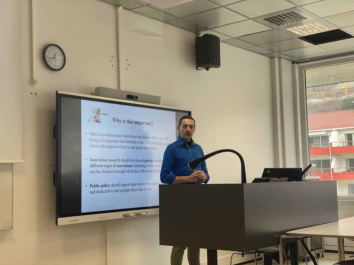 An incredibly interesting presentation on the effect of innovation on well-being by <a href="/FulvioCastella3/">Fulvio Castellacci</a> for our #OutoftheBox seminar! <a href="/MohnCentre/">Research @ Mohn Centre HVL Norway</a>