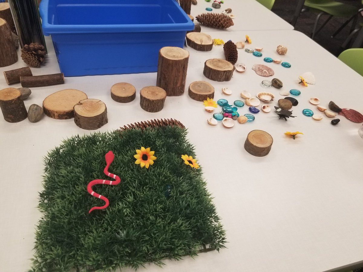 TDSB_RoywoodPS's tweet photo. Using loose parts to explore spring. Discovering different texts in the #librarylearningcommons to welcome spring, plant seeds and check out bugs and insects.
#looseparts #literacylove #explorationtime #springishere #roywoodrocks @BFJayne @PrincipalPegg https://t.co/C0YK4v2DRC
