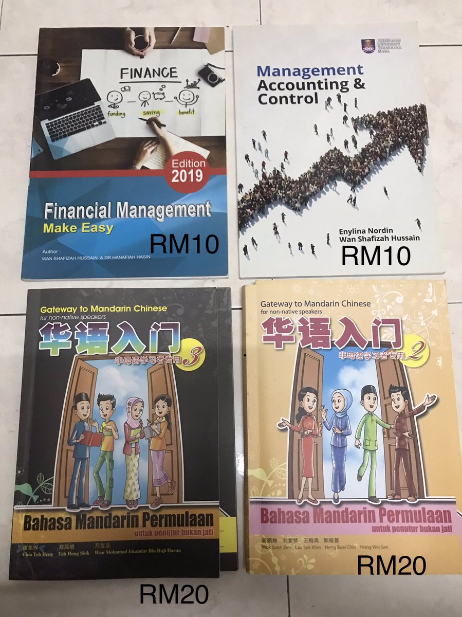itsmemarr_'s tweet photo. BOOKS TO LET GO
FOR STUDENTS AC220✨

price stated in pics *include postage 
interested can dm, thank you 

@SMFPerakaunan @abaccsuitm @bukusenior @meba_official https://t.co/qHrQBBzmNk